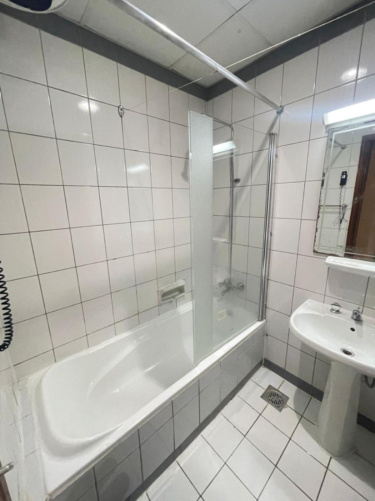 Tara Hotel Llc Дубай Экстерьер фото