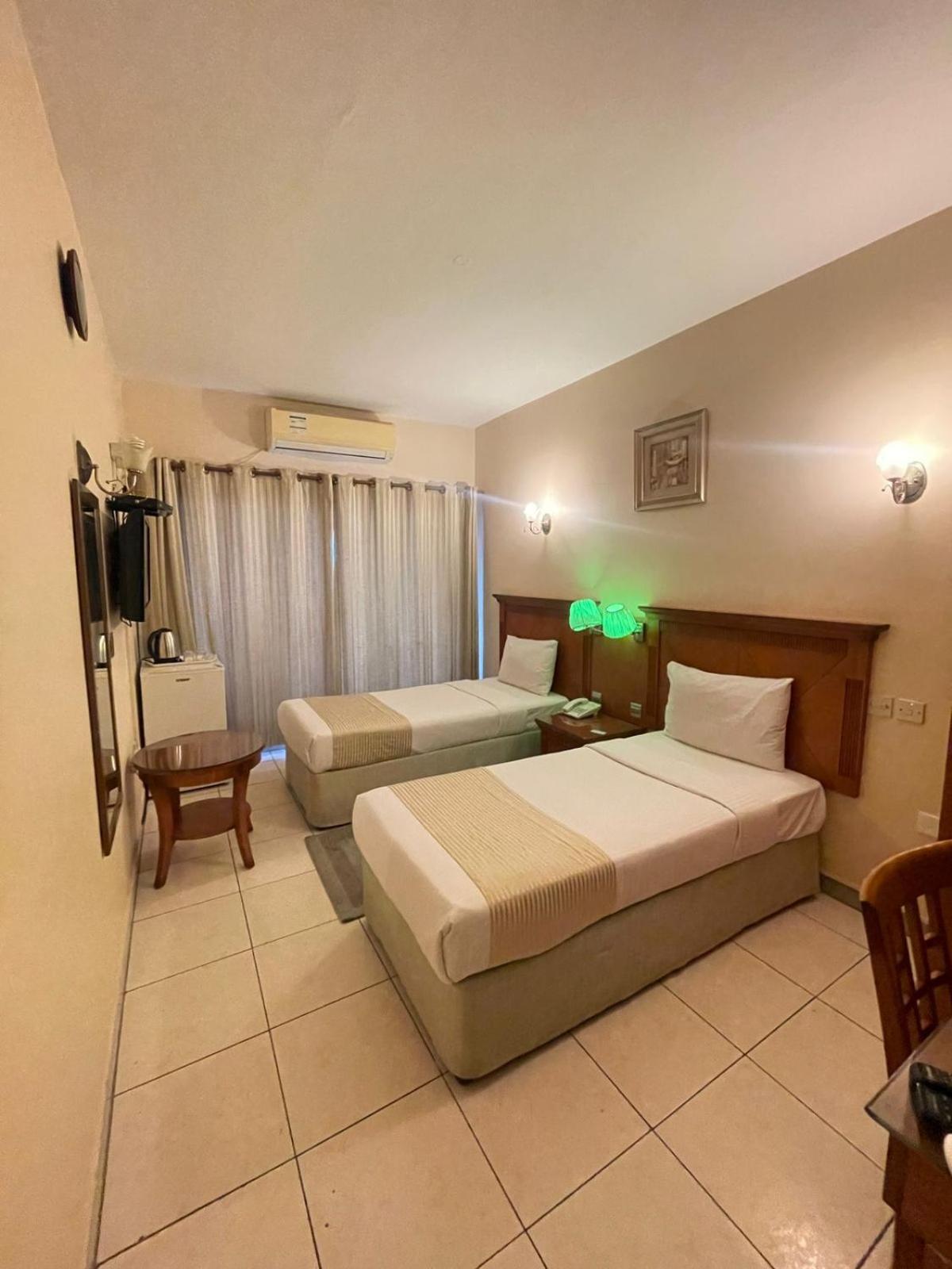 Tara Hotel Llc Дубай Экстерьер фото